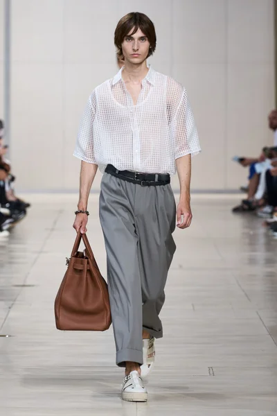Look 1